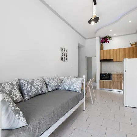 Sun Beach Apartments In Chania 8 &10& 13 * Hriszí Aktí Haniá