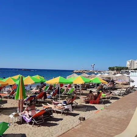 Sun Beach Apartments In Chania 8 &10& 13 * Hriszí Aktí Haniá