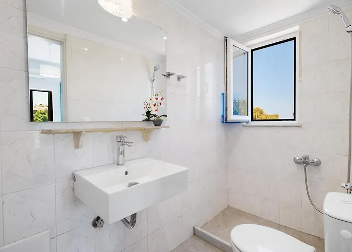 Sun In Chania 8 &10& 13 *